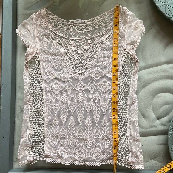 White lace/embroidered top size XS - Picture 5 of 7